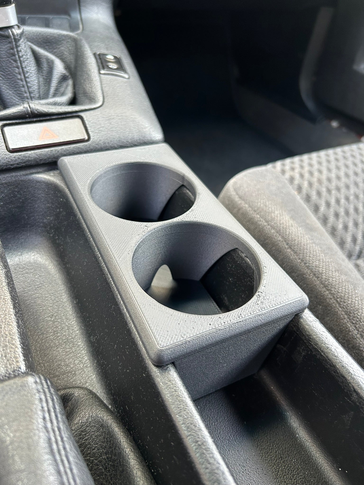E36 Becherhalter Mittelkonsole aus ASA-CF bis 100°C Temperaturbeständig