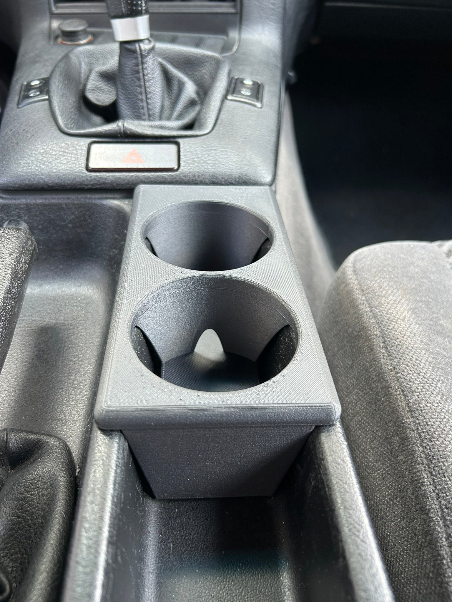 E36 Becherhalter Mittelkonsole aus ASA-CF bis 100°C Temperaturbeständig