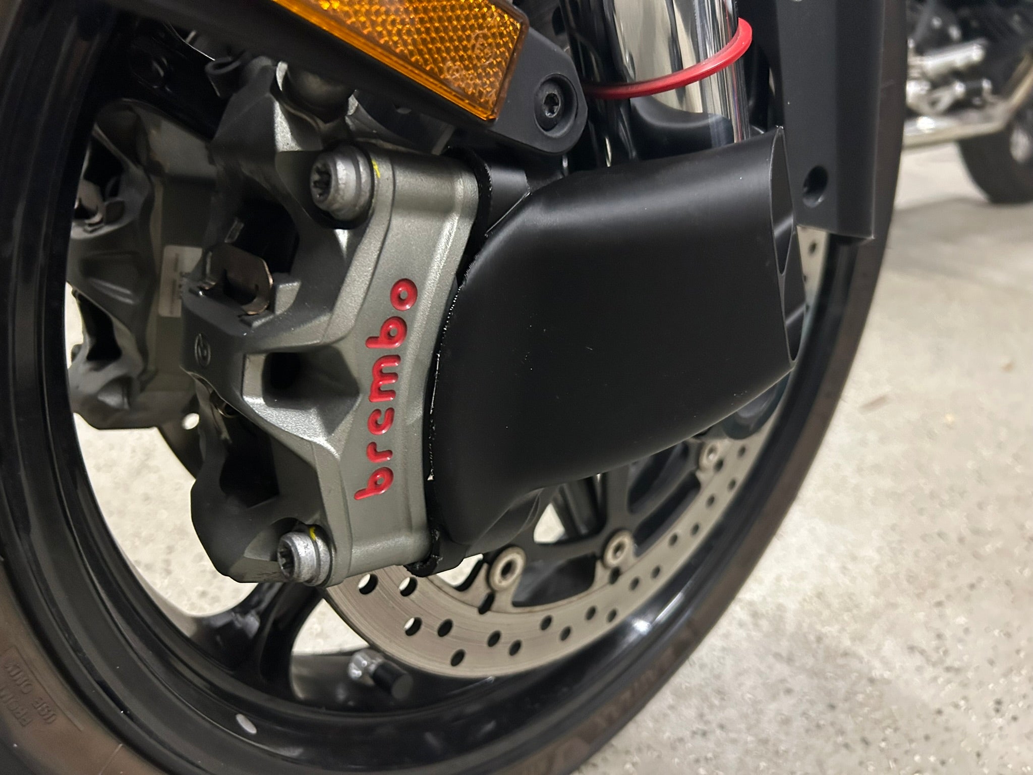 KTM 1290 Super Duke Bremskühlung Vorderachse aus Carbonverstärktem ASA